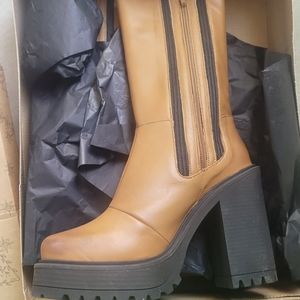 Free People chunky heel Sz 38  Tristan Chelsea NEW in box